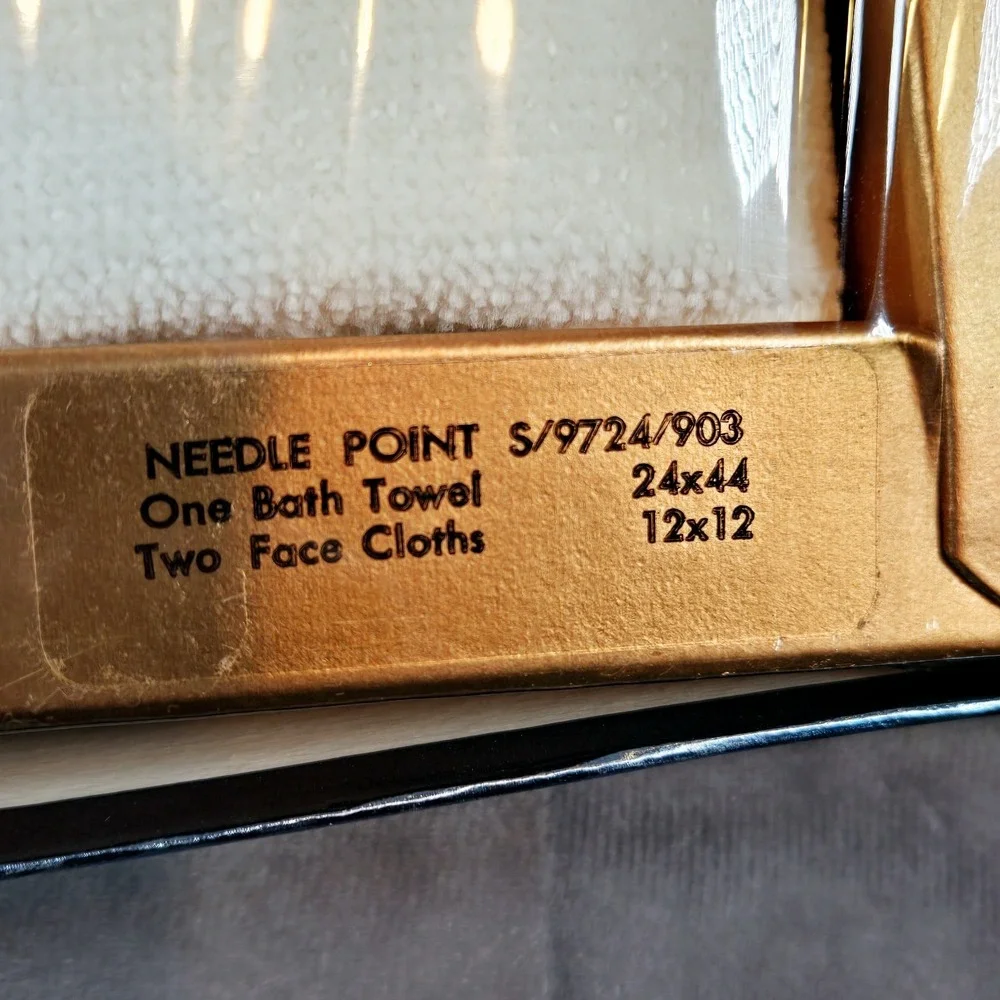NIB Vintage 60s Martex Needle‎ Point Floral Towels Yellow White 2 Face 1 Bath